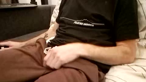 Smokeandwatching online show from November 7, 7:58 pm