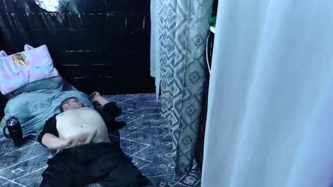 love bug online show from December 22, 8:00 am