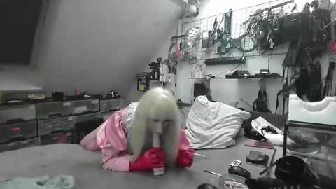 Snapshot of smokeslut365 chatting on January 15, 11:51 pm smokeslut365 online show from January 15, 11:51 pm