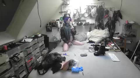 Snapshot of smokeslut365 chatting on February 2, 10:06 pm smokeslut365 online show from February 2, 10:06 pm