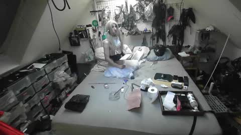 Snapshot of smokeslut365 chatting on February 5, 10:55 pm smokeslut365 online show from February 5, 10:55 pm