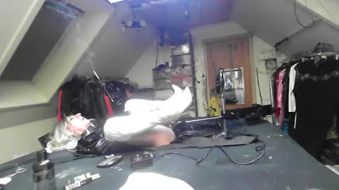 Snapshot of smokeslut365 chatting on February 20, 6:06 am smokeslut365 online show from February 20, 6:06 am