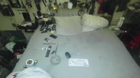 Snapshot of smokeslut365 chatting on December 18, 10:05 pm smokeslut365 online show from December 18, 10:05 pm