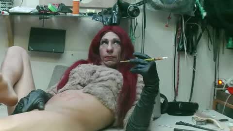 Snapshot of smokeslut365 chatting on May 20, 10:49 pm smokeslut365 online show from May 20, 10:49 pm