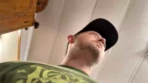 smokeymt420 online show from December 2, 5:24 am