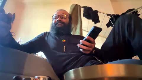 smokingorilla online show from December 23, 1:14 am