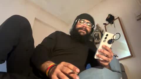 smokingorilla online show from January 8, 8:05 am