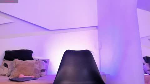 Snapshot of smoothalpha_ chatting on May 7, 10:04 pm Ethan online show from May 7, 10:04 pm