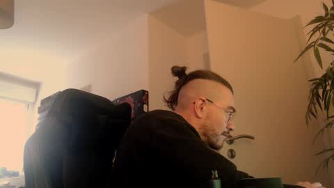 AllDayIDream online show from February 7, 9:37 am