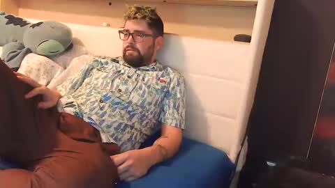 Snapshot of snackonzach chatting on October 11, 10:52 pm snackonzach online show from October 11, 10:52 pm