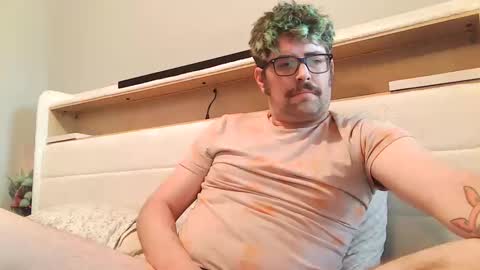 Snapshot of snackonzach chatting on June 7, 12:26 am snackonzach online show from June 7, 12:26 am