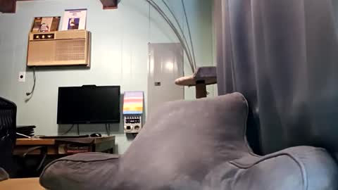 Snackyyyy online show from February 26, 2:43 am