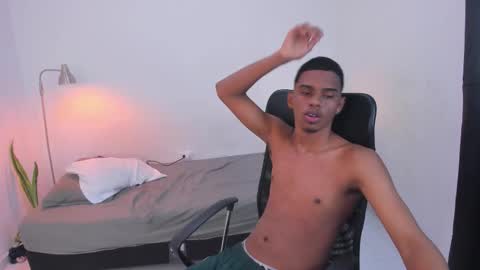 Snapshot of snak_master1 chatting on October 8, 6:05 pm snak_master1 online show from October 8, 6:05 pm