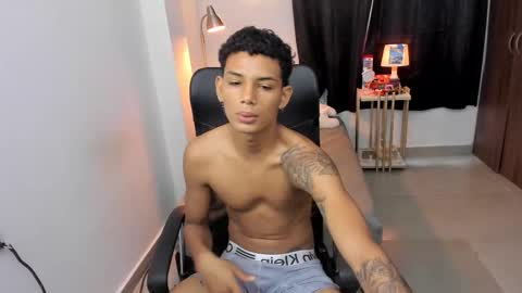 snak_master1 online show from November 5, 3:12 pm