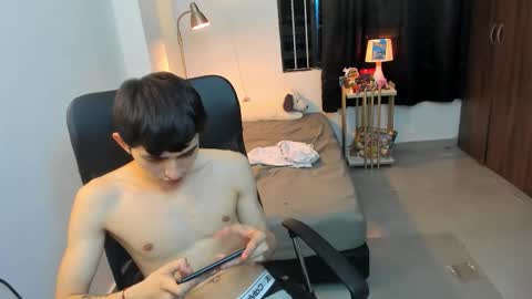 snak_master1 online show from November 6, 5:19 am