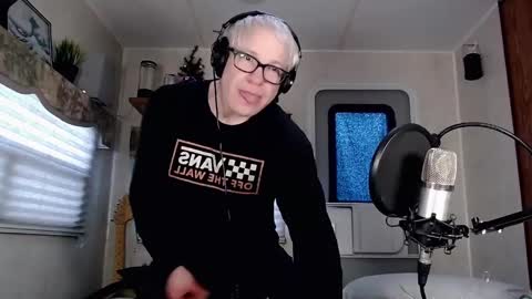 Snapshot of snarfle chatting on March 1, 3:27 pm Viiscount Snarfle Von Snarfenberg online show from March 1, 3:27 pm