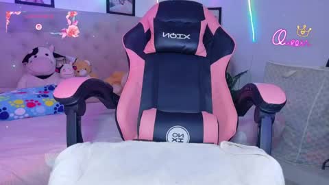 Hellen  online show from April 14, 9:43 pm