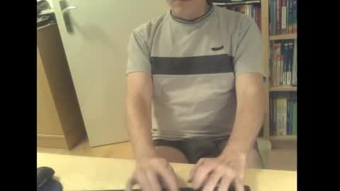 sneaxfreund online show from December 22, 11:41 pm