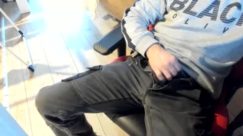 Snapshot of snip1977 chatting on January 22, 2:14 pm snip1977 online show from January 22, 2:14 pm