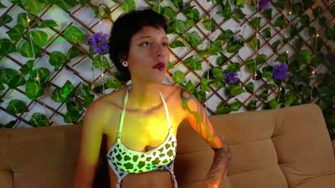 Snapshot of snner_velvet chatting on May 2, 8:47 pm snner_velvet online show from May 2, 8:47 pm