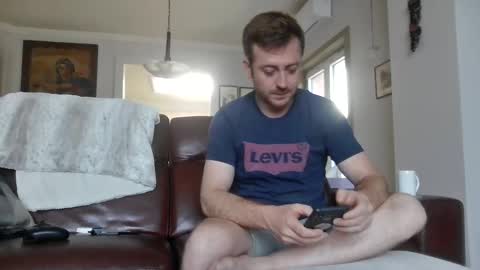 snoecks online show from May 24, 8:41 am