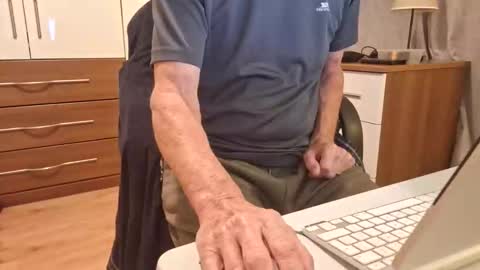 Snooty online show from October 7, 6:16 pm