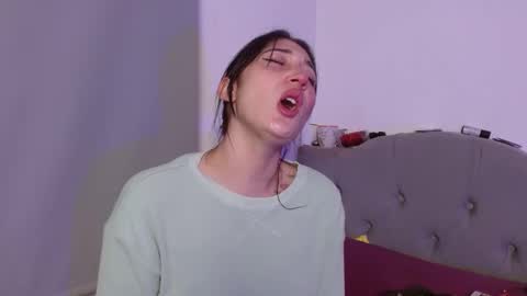 IG     OF red moonn online show from September 19, 4:58 am