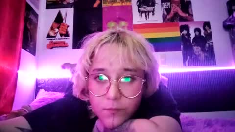Snapshot of snow_party420 chatting on June 18, 4:46 am online show from June 18, 4:46 am