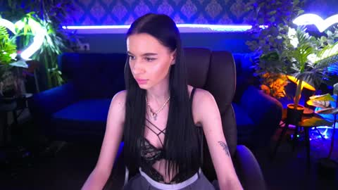 snow_whiteeex online show from January 11, 5:07 pm