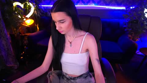 snow_whiteeex online show from January 24, 2:08 pm