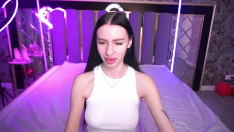 snow_whiteeex online show from March 31, 5:52 am