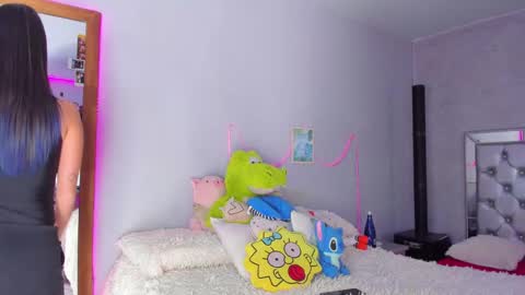 Snapshot of snowbabyxox chatting on March 6, 6:05 pm snowbabyxox online show from March 6, 6:05 pm