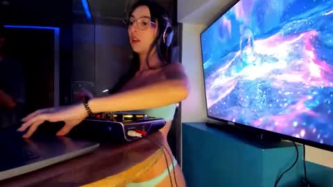 snowbabyxox online show from November 23, 10:31 pm