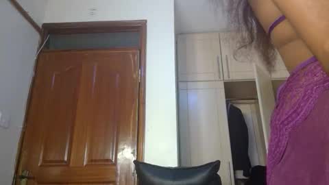 snowfox254 online show from January 7, 9:28 pm