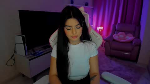 snowingwinter online show from September 26, 9:19 pm