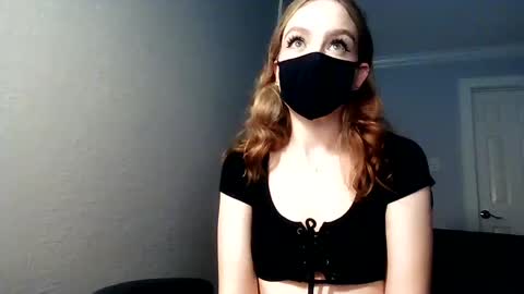 Snapshot of snuggle_b0t chatting on March 4, 3:55 am snuggle_b0t online show from March 4, 3:55 am