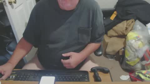 Snapshot of snwplwdrvr chatting on September 20, 10:44 pm snwplwdrvr online show from September 20, 10:44 pm