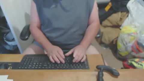 Snapshot of snwplwdrvr chatting on October 26, 2:01 pm snwplwdrvr online show from October 26, 2:01 pm