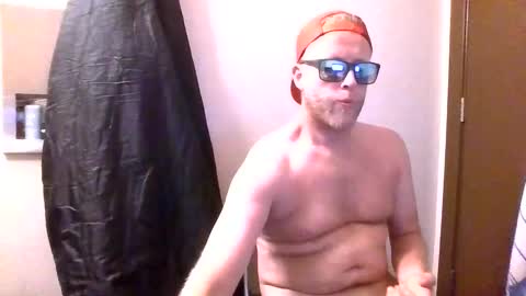Snapshot of socalspun619 chatting on April 19, 6:24 am Cloudy Cock online show from April 19, 6:24 am