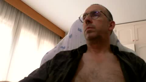 Snapshot of soclangeldelaguarda chatting on July 16, 10:54 am Angel de la Guarda online show from July 16, 10:54 am