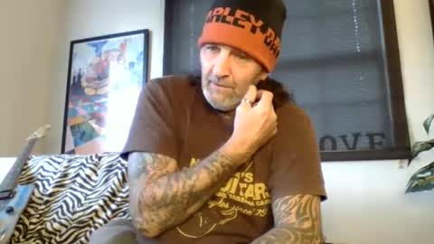 Snapshot of sofaking9 chatting on December 7, 12:45 pm MicroAngelo online show from December 7, 12:45 pm