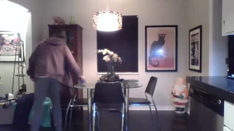 Snapshot of sofaking9 chatting on January 4, 9:43 am MicroAngelo online show from January 4, 9:43 am