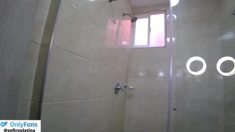 soffi_rousel_ online show from December 19, 5:31 pm