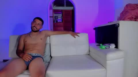 Snapshot of soffipink chatting on March 2, 4:10 pm Sofia Valentina 3 online show from March 2, 4:10 pm