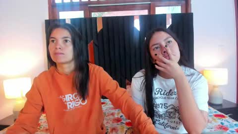 soffy and mia online show from October 8, 12:58 pm