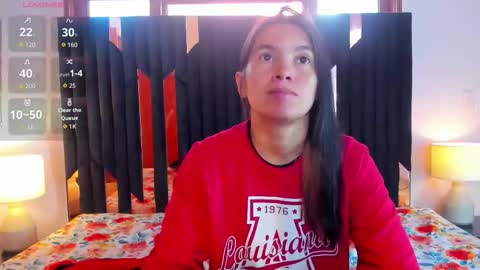 soffy and mia online show from December 1, 12:32 pm