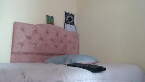 Soffy Moore online show from December 5, 8:49 pm