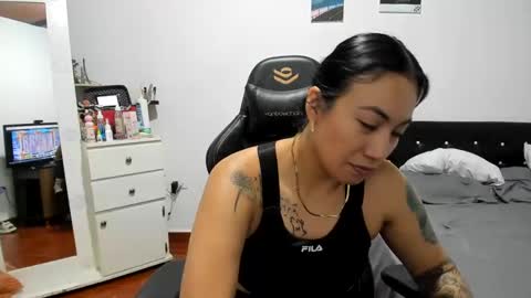 Snapshot of sofhya_jay9 chatting on March 4, 2:06 am Evainked online show from March 4, 2:06 am