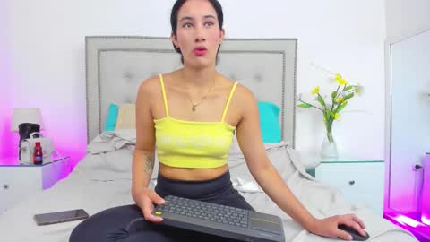 sofhyalove online show from March 23, 7:18 pm