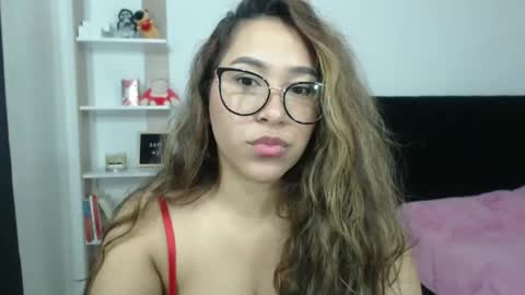 Snapshot of sofi4__ chatting on March 9, 9:02 am sofi online show from March 9, 9:02 am